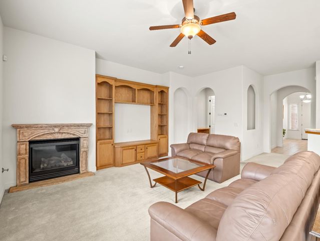 6944 W Wrenwood Lane, Fresno, CA 93723