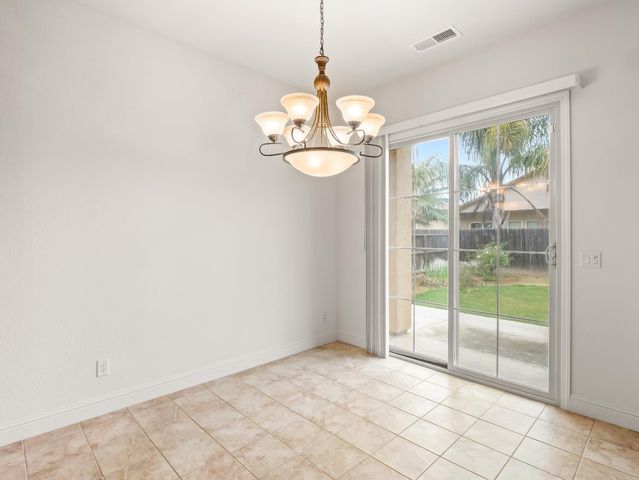 6944 W Wrenwood Lane, Fresno, CA 93723