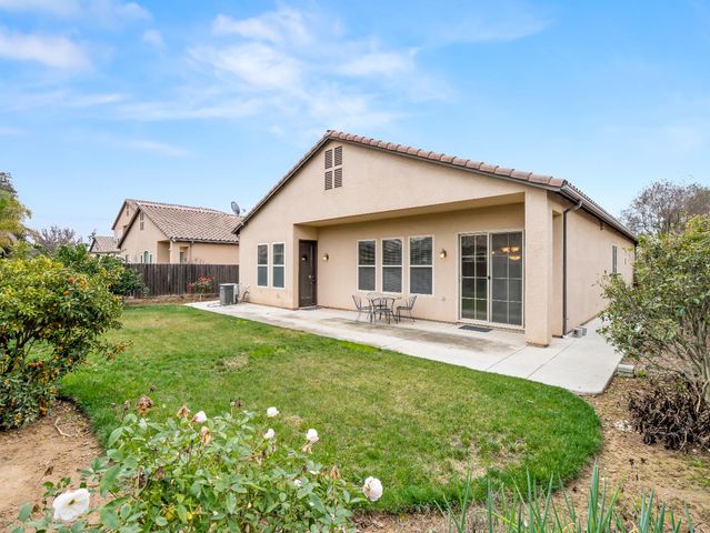 6944 W Wrenwood Lane, Fresno, CA 93723