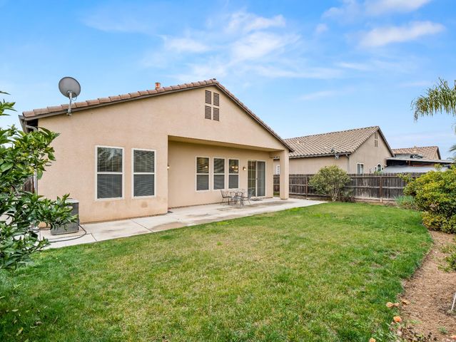 6944 W Wrenwood Lane, Fresno, CA 93723