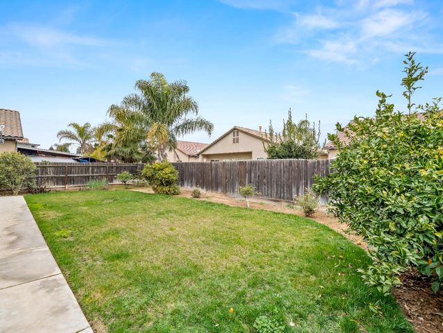 6944 W Wrenwood Lane, Fresno, CA 93723