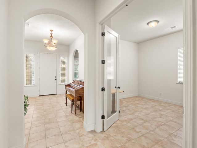 6944 W Wrenwood Lane, Fresno, CA 93723