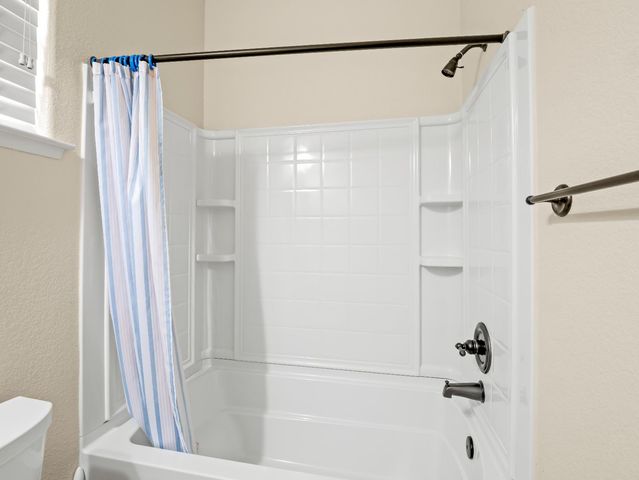 6944 W Wrenwood Lane, Fresno, CA 93723