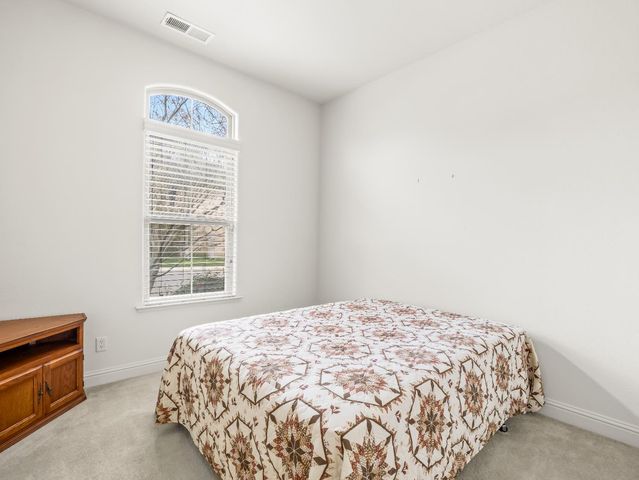 6944 W Wrenwood Lane, Fresno, CA 93723