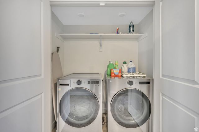 157 E PARADE AVE, Saratoga Springs, UT 84045