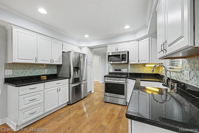 3776 Highland Drive, Troy, MI 48083