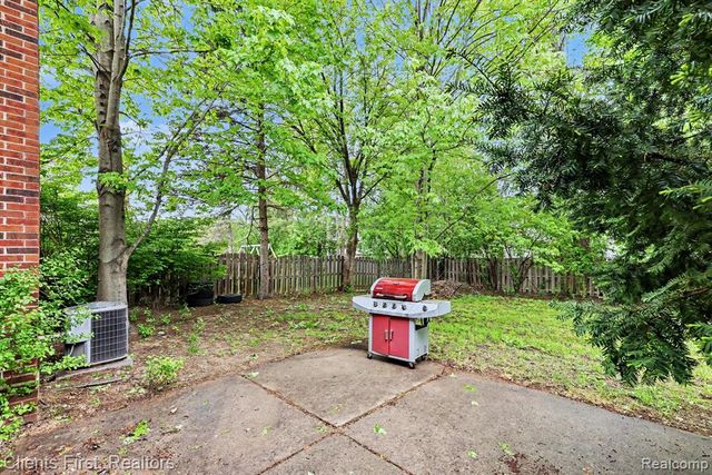 3776 Highland Drive, Troy, MI 48083