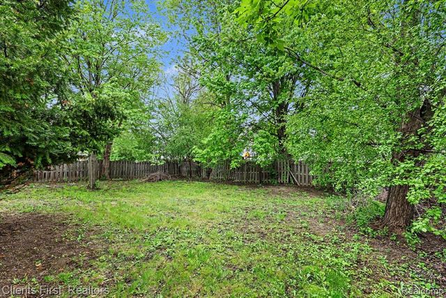 3776 Highland Drive, Troy, MI 48083