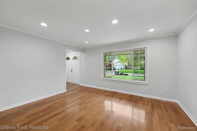 3776 Highland Drive, Troy, MI 48083