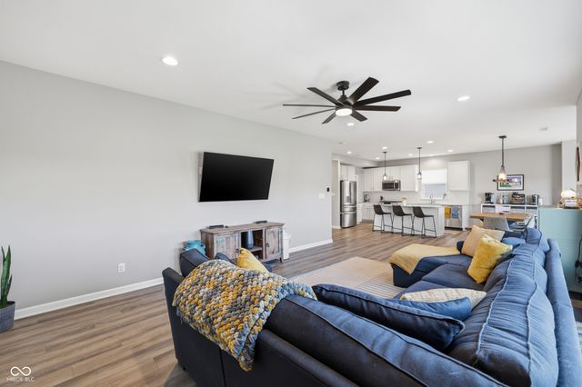 6724 Red Barn Drive, Whitestown, IN 46075