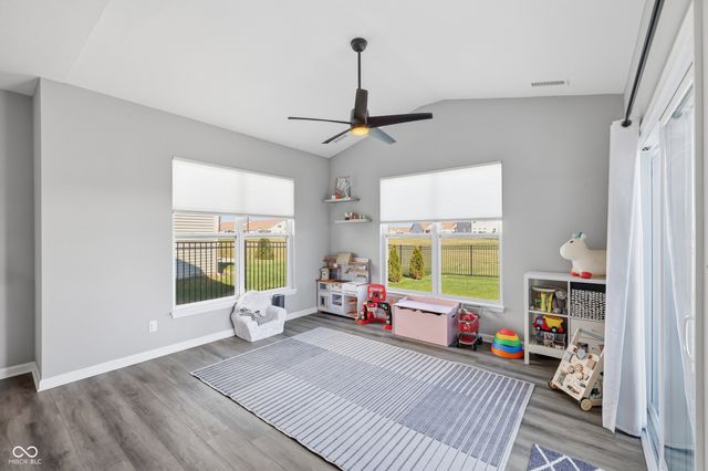 6724 Red Barn Drive, Whitestown, IN 46075