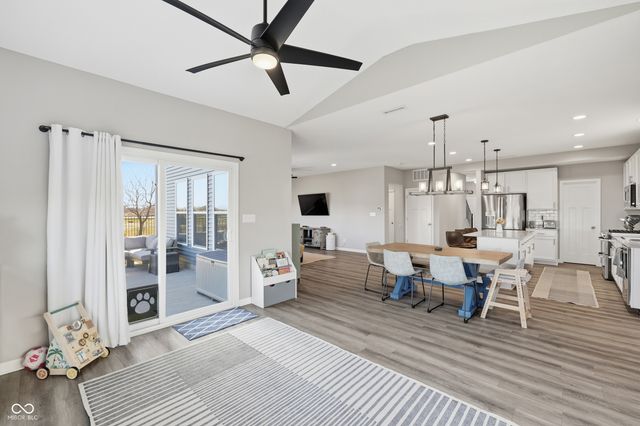 6724 Red Barn Drive, Whitestown, IN 46075