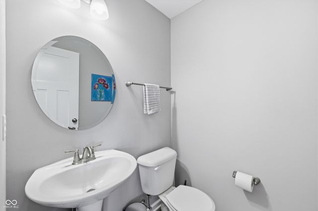 6724 Red Barn Drive, Whitestown, IN 46075