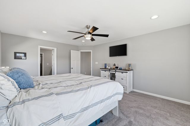 6724 Red Barn Drive, Whitestown, IN 46075