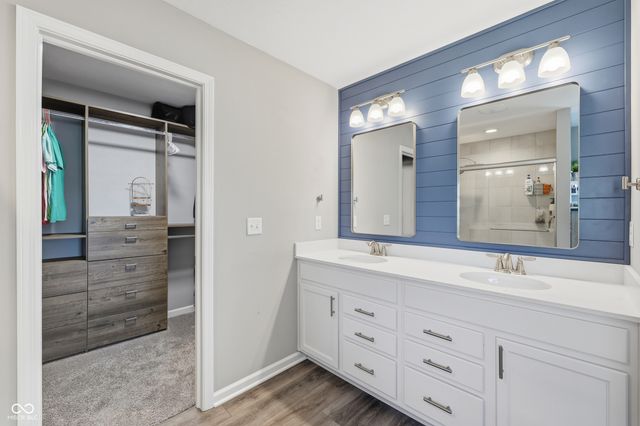 6724 Red Barn Drive, Whitestown, IN 46075