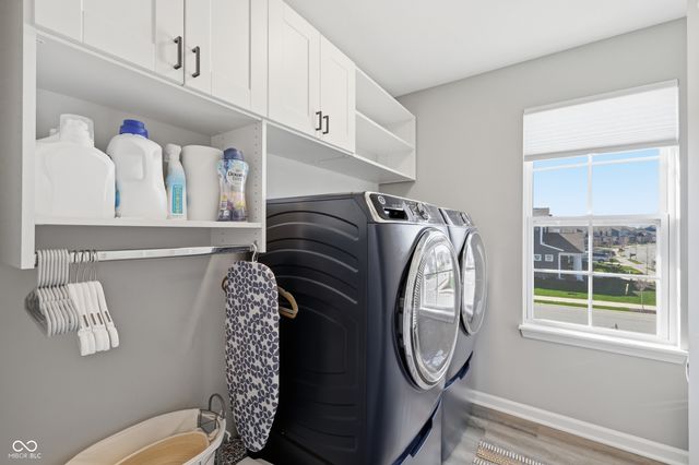 6724 Red Barn Drive, Whitestown, IN 46075