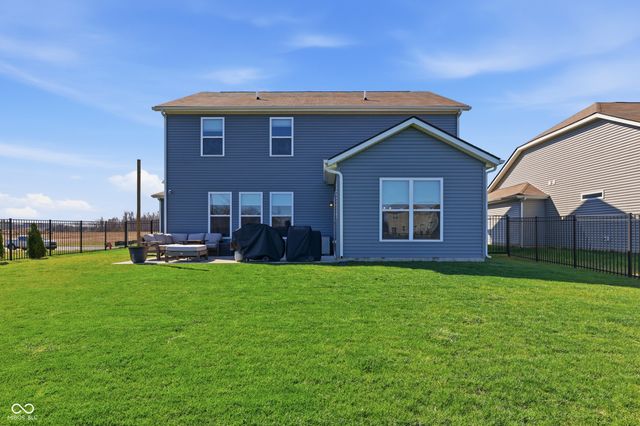 6724 Red Barn Drive, Whitestown, IN 46075