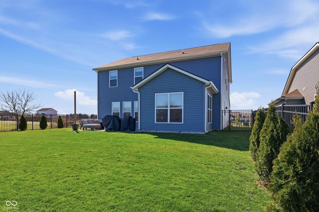 6724 Red Barn Drive, Whitestown, IN 46075