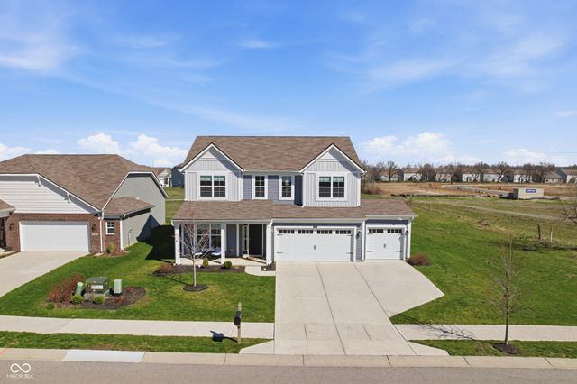 6724 Red Barn Drive, Whitestown, IN 46075