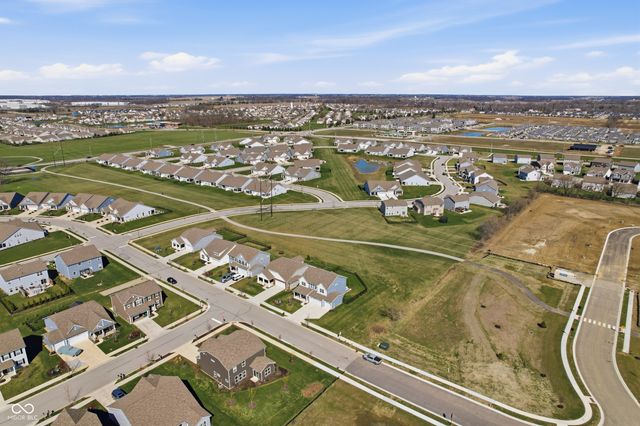 6724 Red Barn Drive, Whitestown, IN 46075