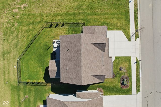 6724 Red Barn Drive, Whitestown, IN 46075