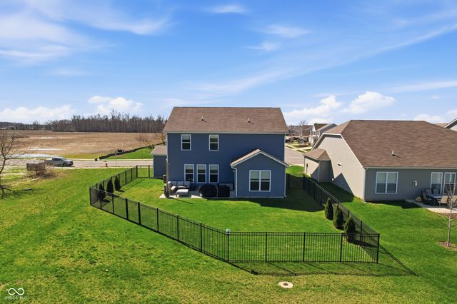 6724 Red Barn Drive, Whitestown, IN 46075