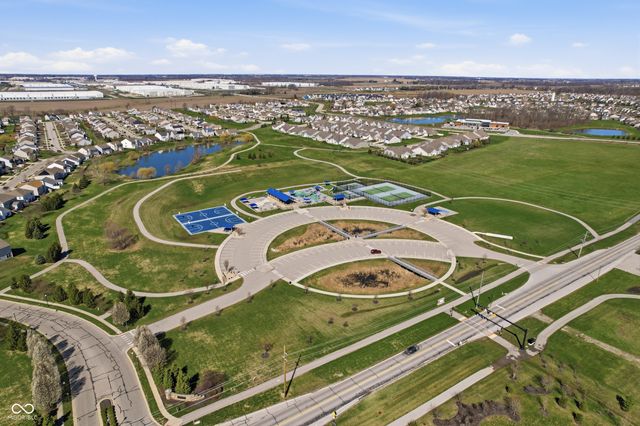 6724 Red Barn Drive, Whitestown, IN 46075