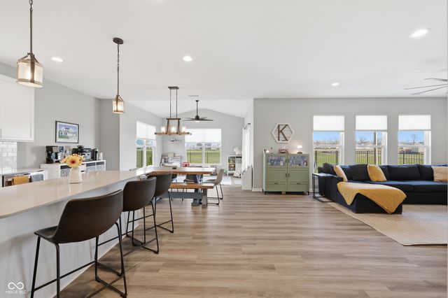 6724 Red Barn Drive, Whitestown, IN 46075