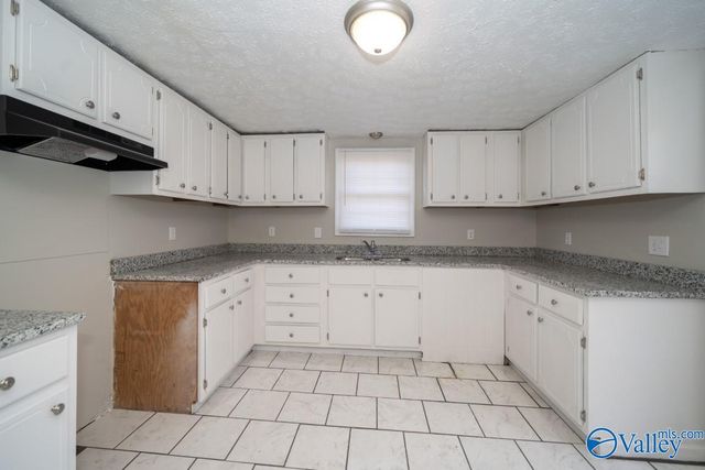 202 Oak Street, Athens, AL 35611