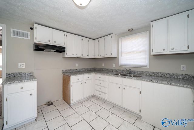 202 Oak Street, Athens, AL 35611