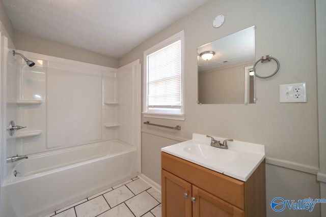 202 Oak Street, Athens, AL 35611