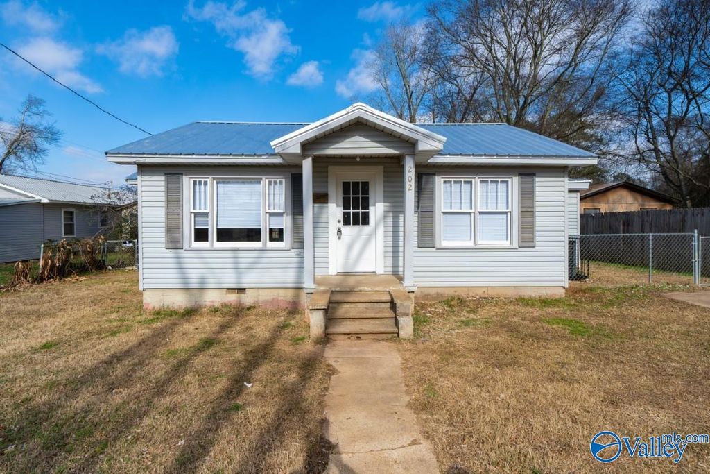202 Oak Street, Athens, AL 35611