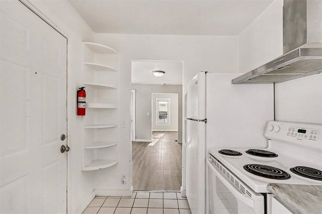 1302 Ogden Avenue, Kalamazoo, MI 49006