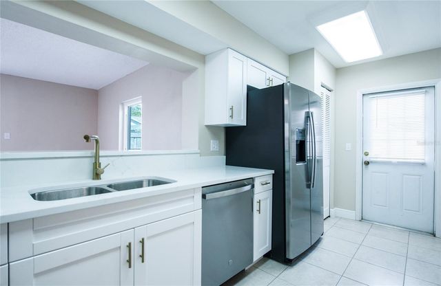 4017 BRAESGATE LANE, Tampa, FL 33624