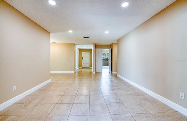 4017 BRAESGATE LANE, Tampa, FL 33624