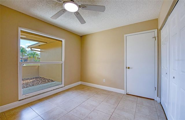 4017 BRAESGATE LANE, Tampa, FL 33624