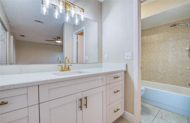 4017 BRAESGATE LANE, Tampa, FL 33624