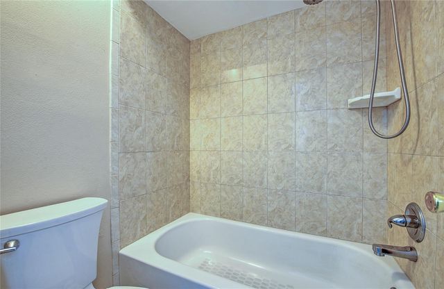 4017 BRAESGATE LANE, Tampa, FL 33624