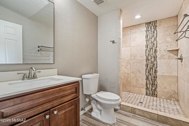 6502 N Calle De Estevan, Tucson, AZ 85718