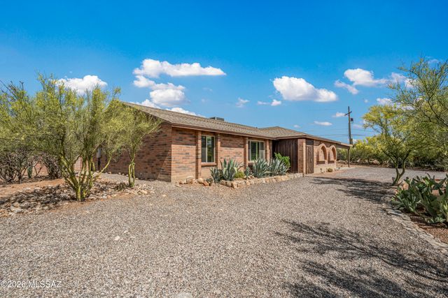 6502 N Calle De Estevan, Tucson, AZ 85718