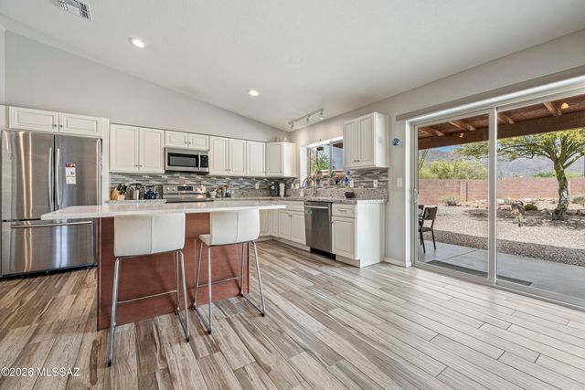 6502 N Calle De Estevan, Tucson, AZ 85718