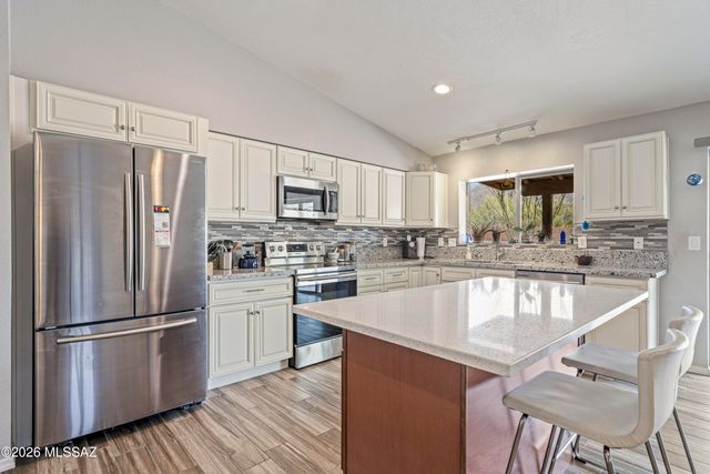 6502 N Calle De Estevan, Tucson, AZ 85718