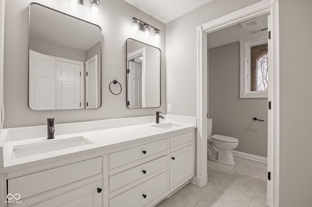 15 S Creedmoor Way, Anderson, IN 46011