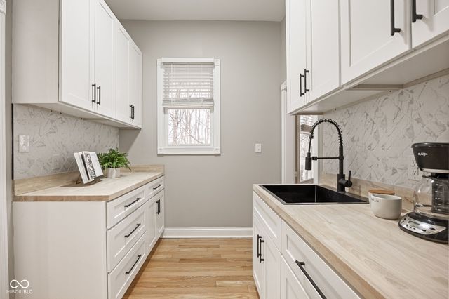 15 S Creedmoor Way, Anderson, IN 46011