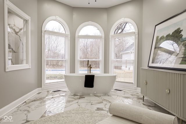 15 S Creedmoor Way, Anderson, IN 46011