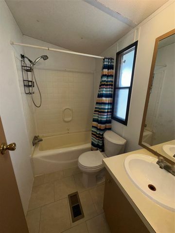 1218 Private Road 3063 RD, Lexington, TX 78947