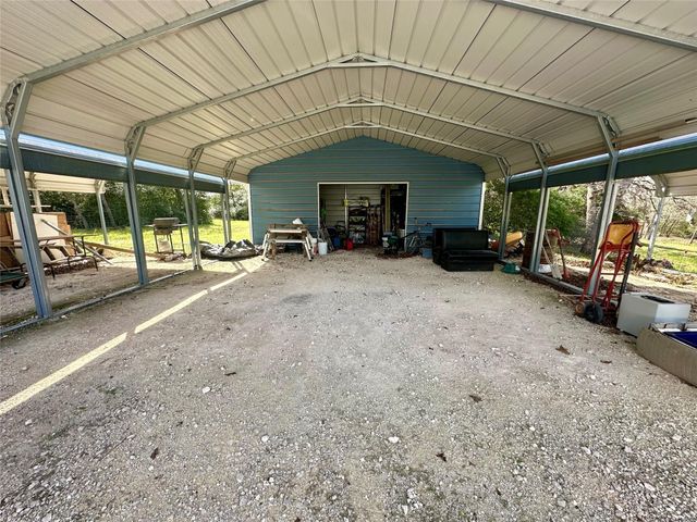 1218 Private Road 3063 RD, Lexington, TX 78947