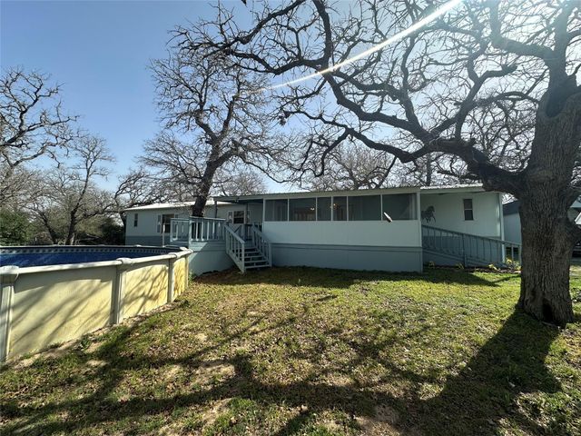 1218 Private Road 3063 RD, Lexington, TX 78947