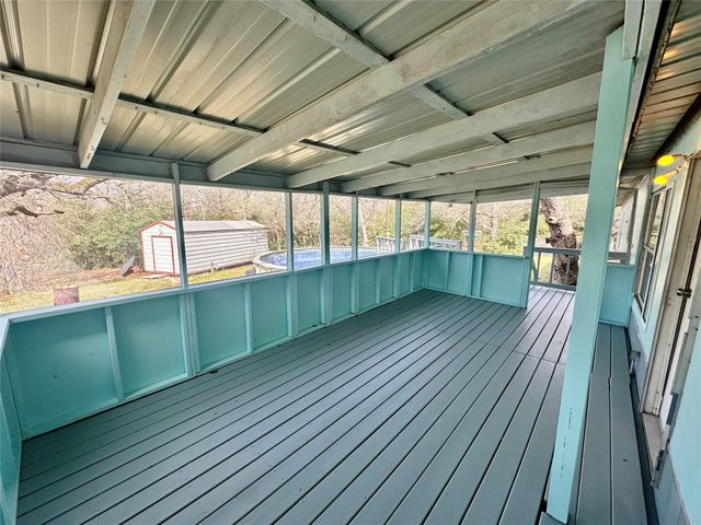 1218 Private Road 3063 RD, Lexington, TX 78947