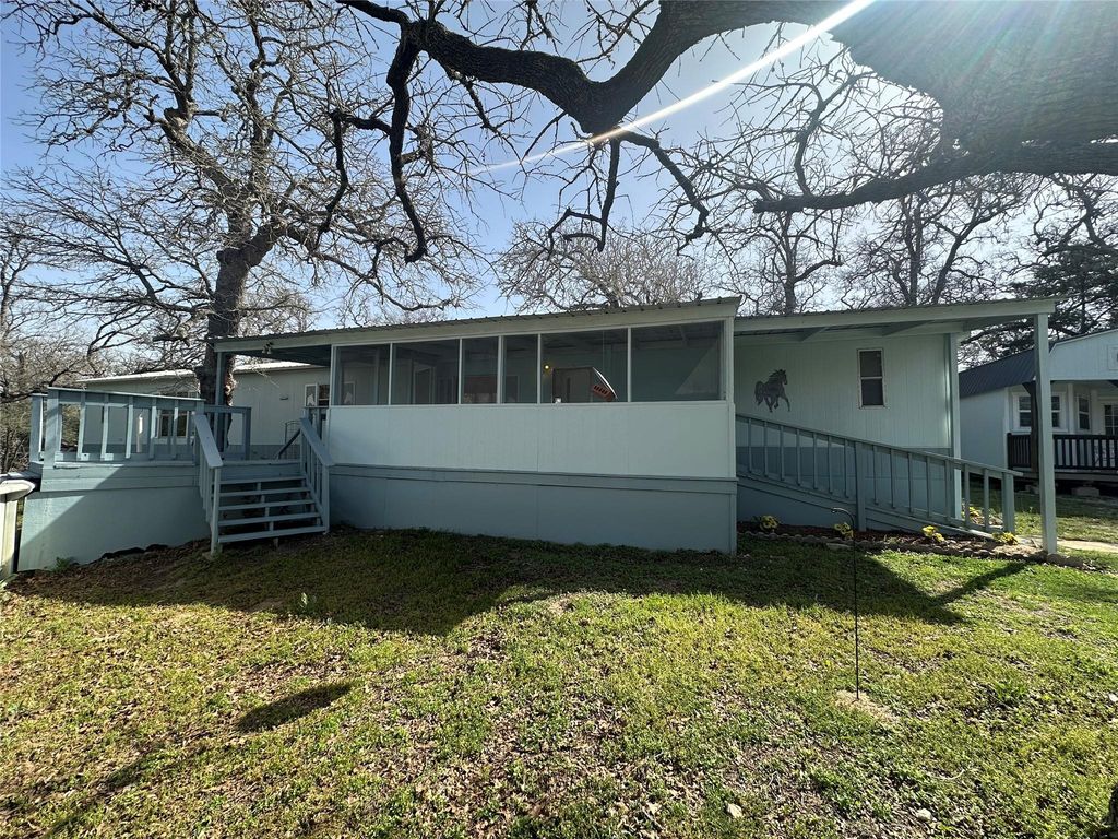 1218 Private Road 3063 RD, Lexington, TX 78947